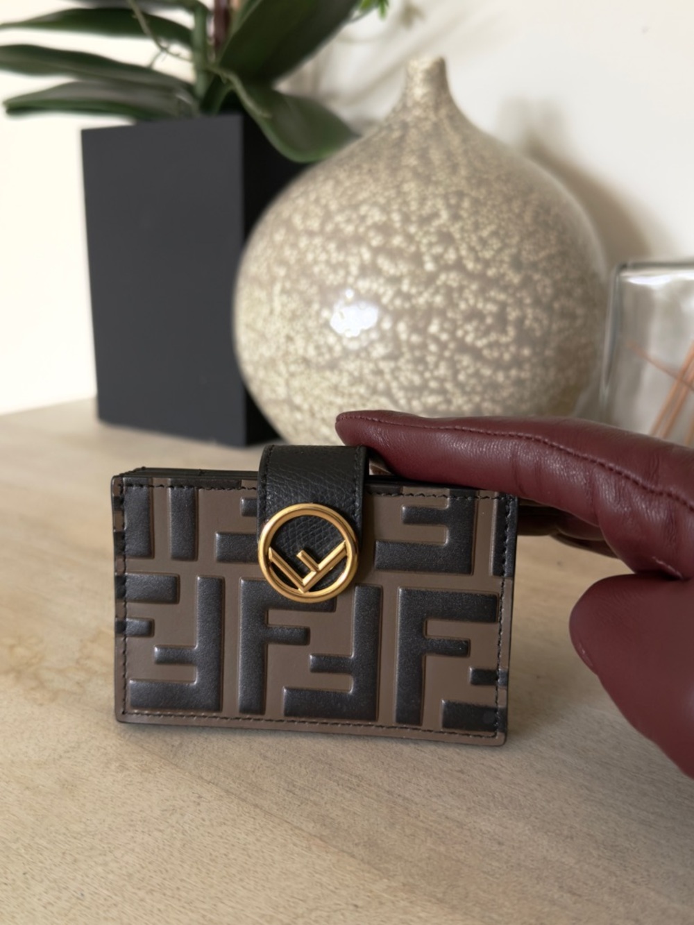 ❤️ Fendi Brown and Black Zucca Card Case with Gold Hardware